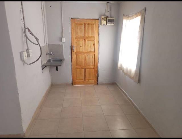 2 BEDROOM HOUSE FOR SALE IN TEMBISA CENTRAL